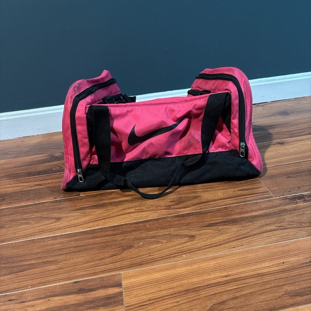 Nike Women's Travel Bag in Pink and Black